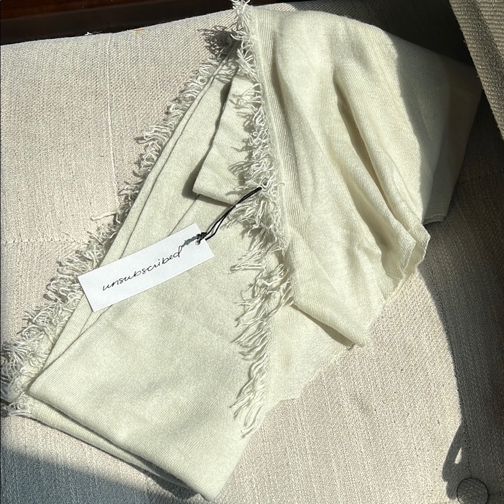 NWT* 100% Cashmere Cream Scarf with Fringe